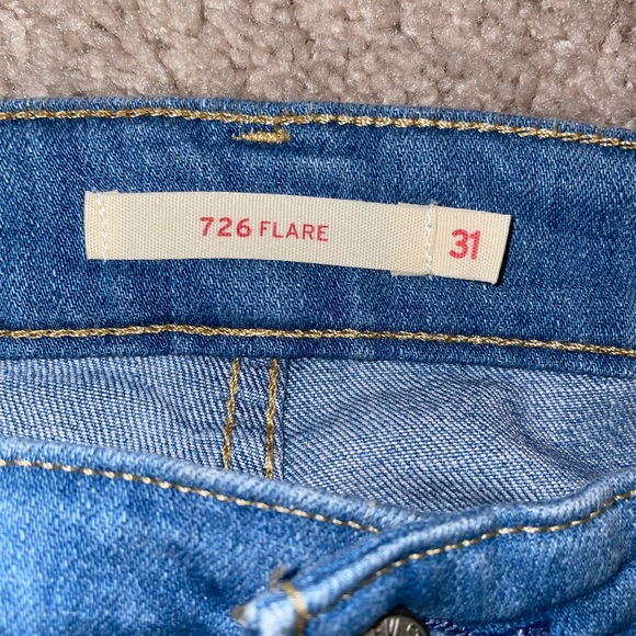 NEW Levi 726 Distessed Jeans - Picture 5 of 6